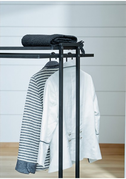 Siyah Metal Elbise Askılığı Iki Yönlü 3 Raflı Tekerlekli Askılık Portmanto ve Konfeksiyon Askılığı