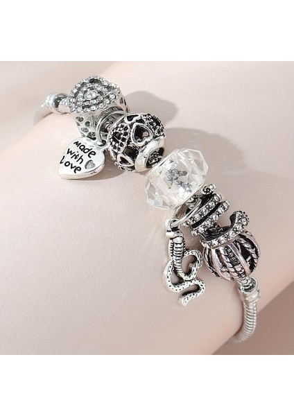 Pandora Tarz , Made With Love Aşk Sevgi Charmlı Gümüş Bileklik, Ahşap Kutu Içerisinde modelleri