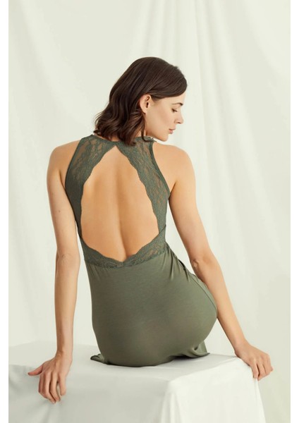 Monamise Göğüs ve Sırt Dekoteli Brode Dantelli Yırtmaçlı Gecelik