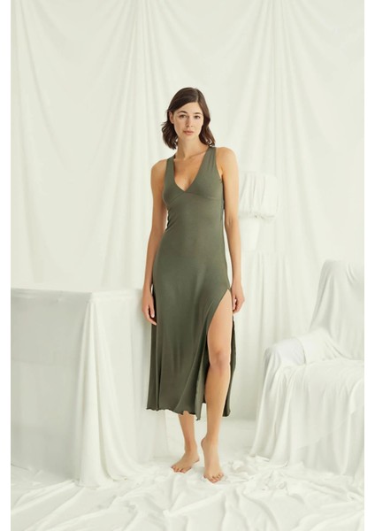 Monamise Göğüs ve Sırt Dekoteli Brode Dantelli Yırtmaçlı Gecelik fiyatları