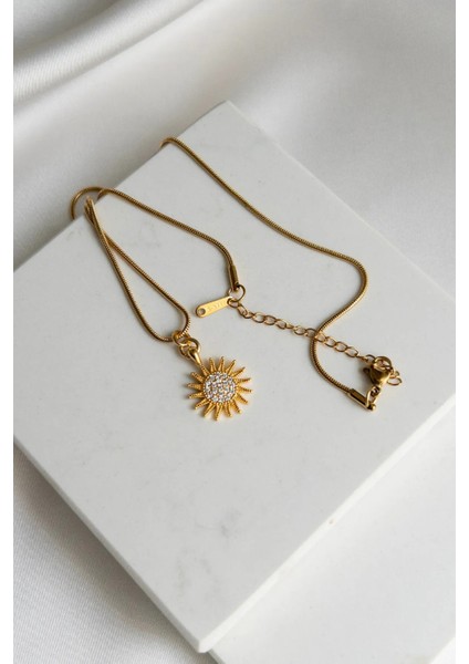 Ince Zincir Üzerinde Zirkon Taşlı Güneş Motifli Şık Çelik Kadın Kolyesi fırsatları