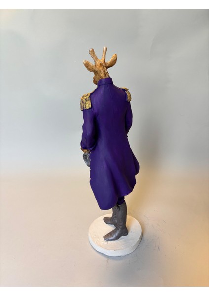 Dekoratif Zürafa Figürü Heykel – Mor Ceketli Şık Masa Üstü Obje ve Hediyelik Ev Ofis Aksesuarı modelleri