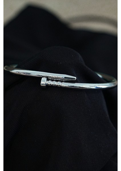 Gümüş Renk Çivi Kombin Bileklik Seti 2 Adet fırsatları