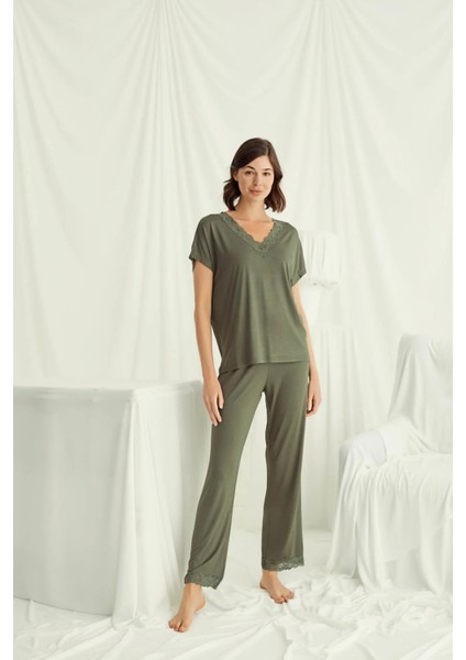 Monamise Kısa Kollu V Yakalı Dantelli Pijama Takımı