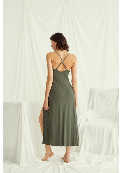 Monamise Göğüs ve Sırt Dekolteli Dantelli Yırtmaçlı Gecelik modelleri