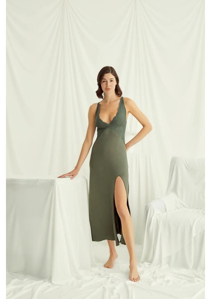 Monamise Göğüs ve Sırt Dekolteli Dantelli Yırtmaçlı Gecelik indirimleri