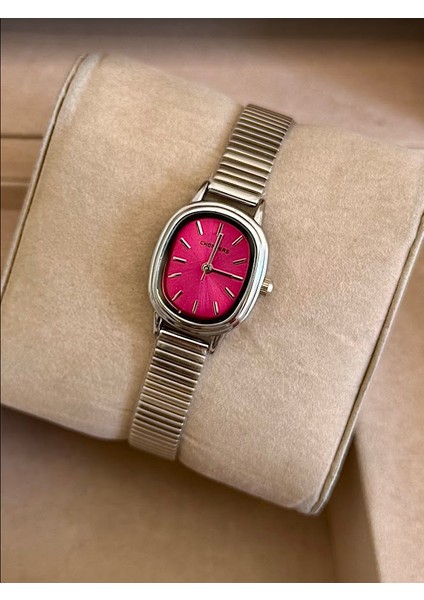 Gümüş Renk Kordon Kare Kırmızı Kadran Kolunuzdaki Şık Tasarım Kadın Kol Saati ST11