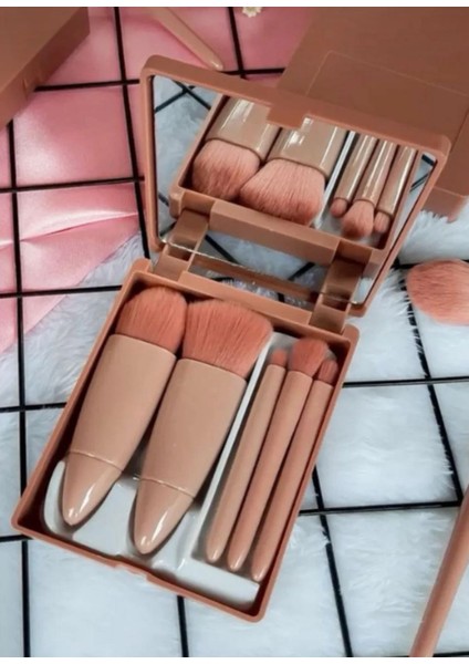 2 Ürün- Keseli 13'lü Fix Fırça Seti ve Aynalı 5’li Makyaj Seti indirimleri