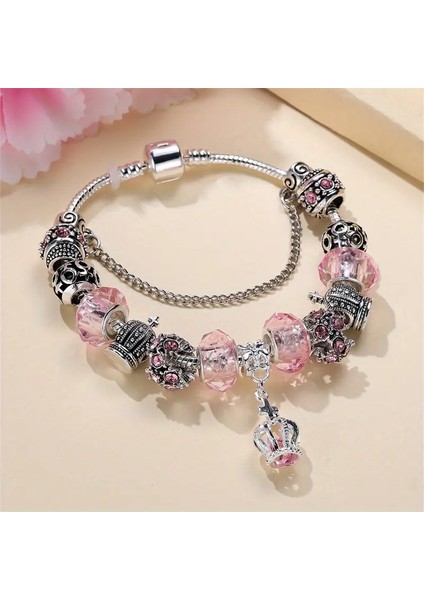 Pandora Tarz , Kraliçe Taç Temalı Beyaz Pembe Charmlı Gümüş Bileklik, Ahşap Kutu Içerisinde