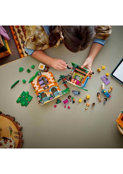 Nessiworld LEGO Friends Midilli Çiftliği ve Ahır 42654 modelleri