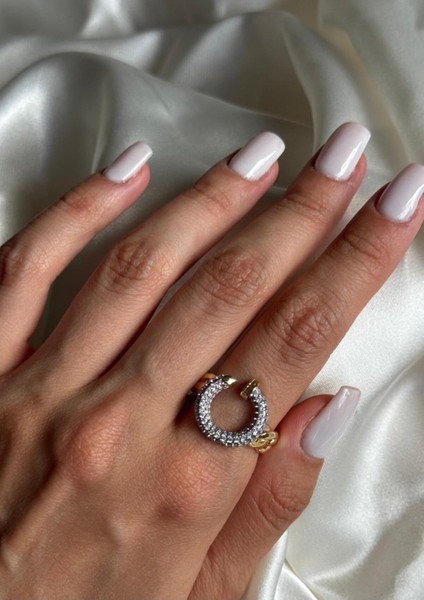 Şık Daire Taşlı Yüzük, Parlak Altın Tasarım, Zarif ve Şık Takı Seçeneği