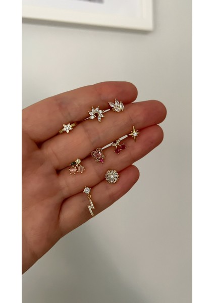 Altın Damla Taşlı Piercing, Tragus ve Helix Için Şık ve Zarif Tasarım fiyatları