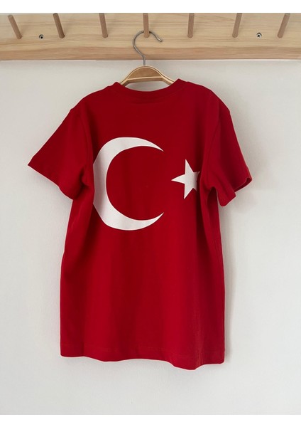 Kırmızı Beyaz Ay Yıldızlı Bayrak Temalı Tişört fiyatları