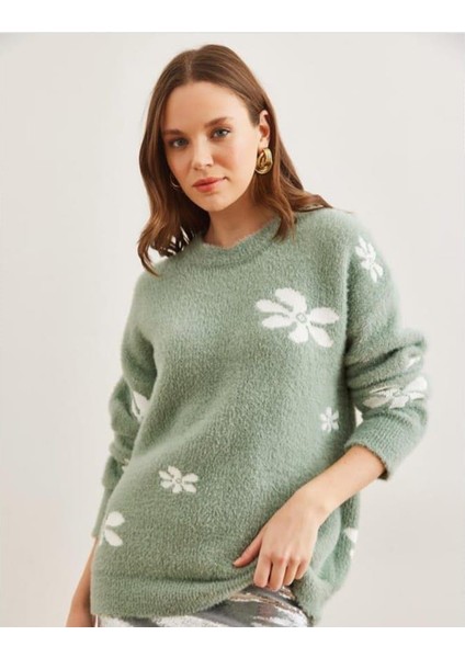 Çiçek Desenli Yumuşak Dokulu Triko Kazak modelleri