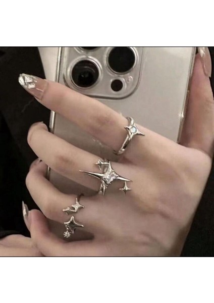 Y2K Yıldızlar Yüzük Seti, Gümüş Parıltısı ile Şıklık ve Tarz Sunar