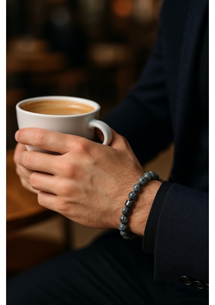 Göz Alıcı Gri Taş Bileklik, Enerji Dolu ve Şık Tasarım!