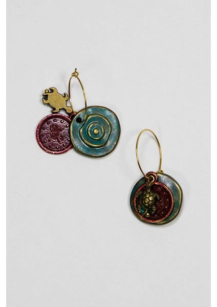 Bordo Kaplumbağa Figürlü Otantik Küpe, Şık ve Özgün Tasarım. fiyatları