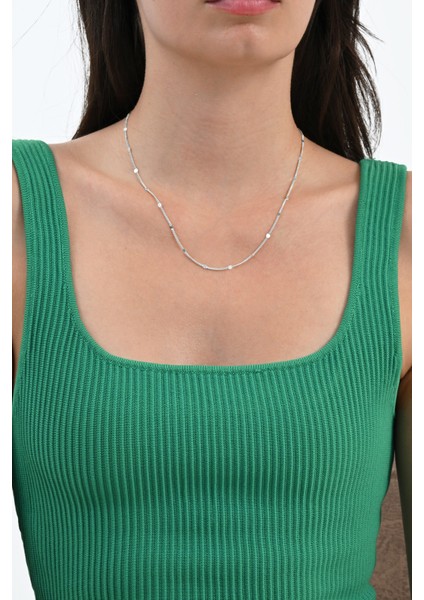 Parlak Gümüş Pullu Zincir, Şık ve Zarif Takı Seçeneği fiyatları