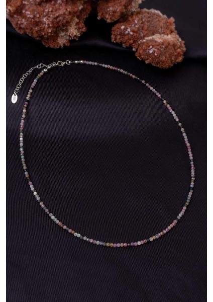 Turmalin Taşı Kolye, 925 Ayar Gümüş Aparat, Şık ve Doğal Tasarım fiyatları