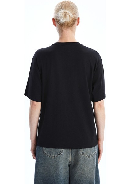 Yeni Sezon Mickey Mouse Baskılı Oversize Kadın Tişört fırsatları