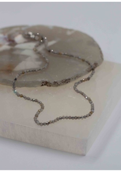 Gri Labradorit Taşı Doğal Ince Kolye 2 Mm, Şık ve Özgün Takı Seçeneği