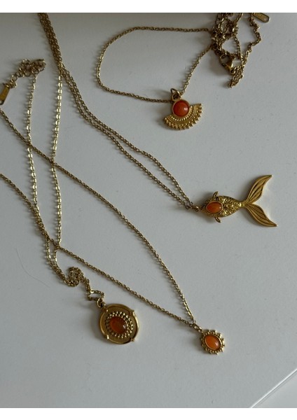 Turuncu Taşlı Vintage Güneş Figürlü Şık Çelik Kolye modelleri