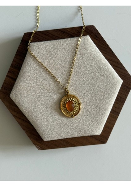 Turuncu Taşlı Vintage Yuvarlak Çelik Kolye, Şık ve Zarif Takı Seçeneği