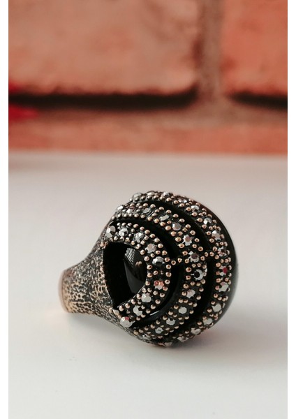 Parlak Taşlı Akik Yüzük, Şık ve Zarif Takı Seçeneği.