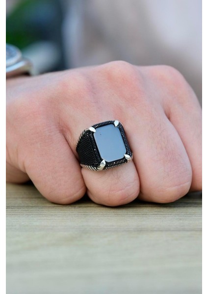 El Işçiliği Oniks Taşlı Gümüş Yüzük, Zarif ve Şık Takı Seçeneği