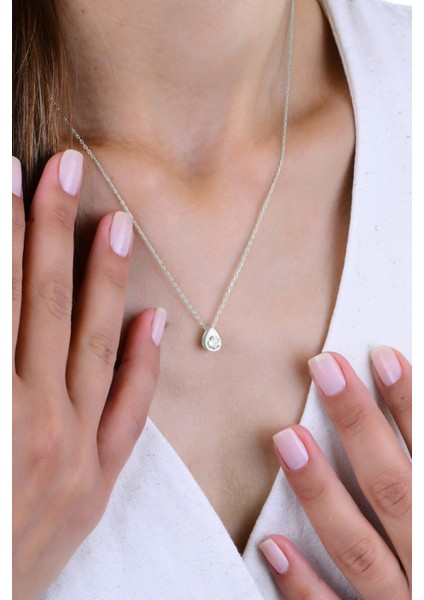 Beyaz Rodyumlu Gümüş Damla Kolye, Şık ve Zarif Takı Seçeneği modelleri