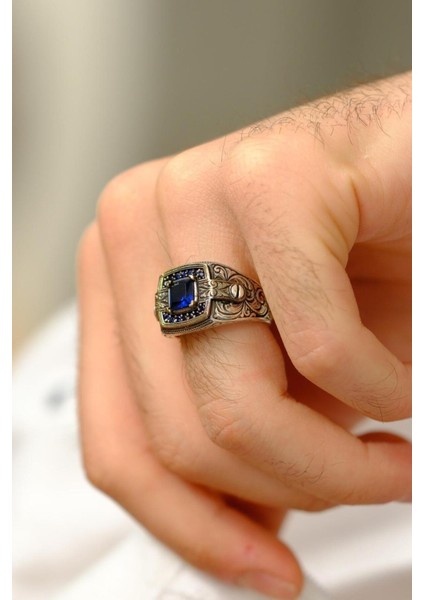 Lacivert Taşlı 925 Ayar Gümüş Yüzük, Şık ve Zarif Tasarım ile Dikkat Çekiyor fiyatları