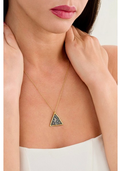 925 Ayar Gümüş ve 14K Altın Kaplama Antik Viking Sembollü Üçgen Kolye modelleri