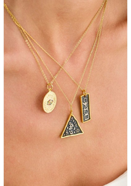 925 Ayar Gümüş ve 14K Altın Kaplama Antik Viking Sembollü Üçgen Kolye fırsatları