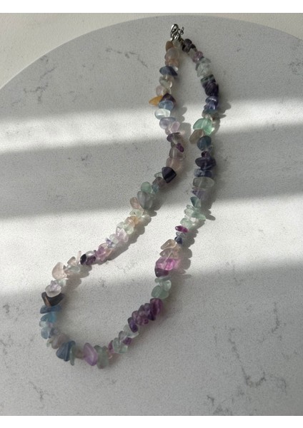 Mor Renkli Şık ve Zarif Kolye, Tarzınıza Işıltı Katacak. fırsatları