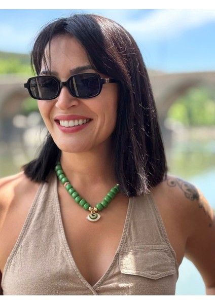 Yeşil Bodrum Boncuklu Kolye, Porselen Göz ve Gold Detaylı, Şık ve Zarif Takı