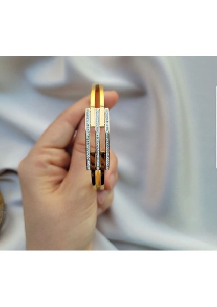 Şık Çelik Kaburga Bilezik, Zarif ve Kaliteli Takı Seçeneği