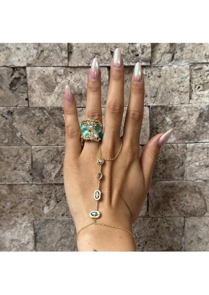 Renkli Taşlı Gösterişli Yüzük, Şık Takı Tasarımı, Parlak ve Zarif Aksesuar