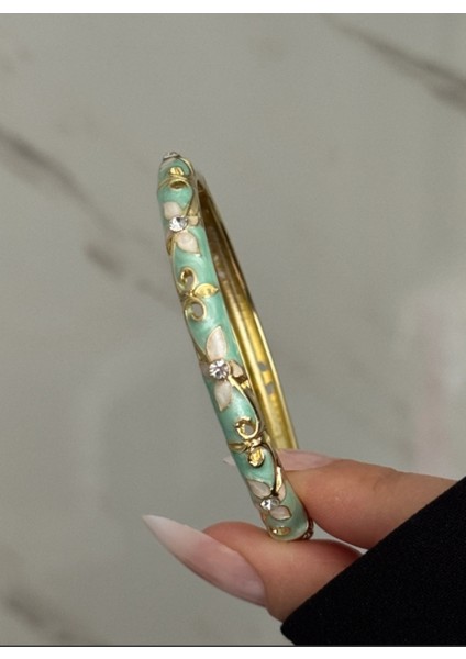 Şık Mineli Pirinç Kelepçe, Zirkon Taşlı Kırmızı Desen, Gold Renk Kadın Takısı fiyatları