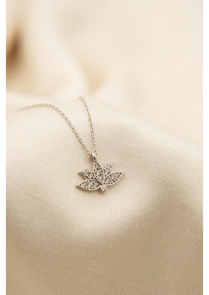 Turuncu Taşlı Şık Lotus Motifli 925 Ayar Gümüş Kolye