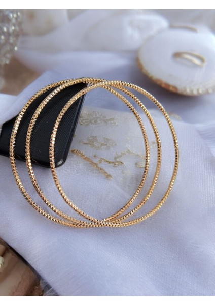 Şık 316L Altın Kaplama Kararmaz Bilezik, 6.2 Cm, Kendinden Simli, Tarzınıza Zarif Dokunuş