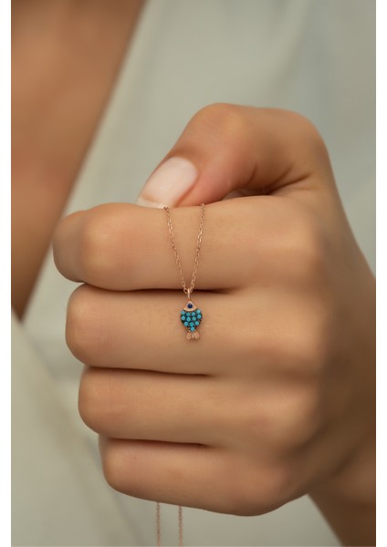 925 Ayar Gümüş Minik Turkuaz Taşlı Balık Kolye, Şık ve Zarif Tasarım