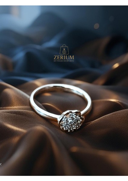 Zirkon Taşlı Çiçek Şekilli Kadın Çelik Yüzük, Gümüş Renk, 316L fiyatları