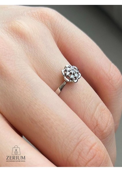 Zirkon Taşlı Çiçek Şekilli Kadın Çelik Yüzük, Gümüş Renk, 316L modelleri