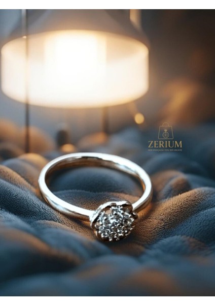 Zirkon Taşlı Çiçek Şekilli Kadın Çelik Yüzük, Gümüş Renk, 316L fırsatları