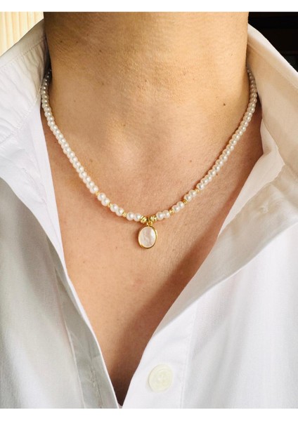 Krem Renkli Cam Incili Uçlu Zarif Kolye 44 cm