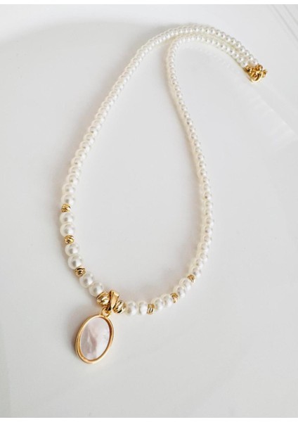 Krem Renkli Cam Incili Uçlu Zarif Kolye 44 cm modelleri