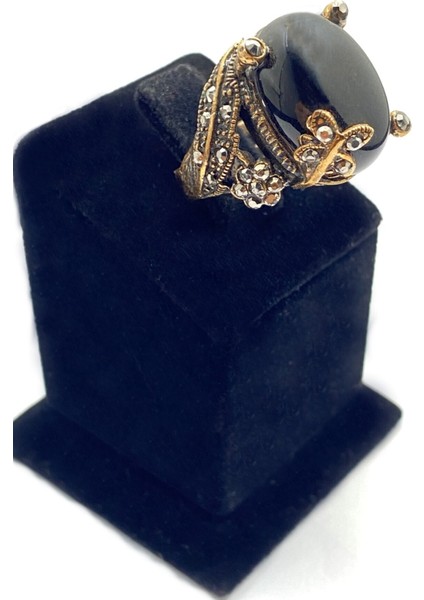 Parlak Akik Yüzük, Şık ve Zarif Takı Seçeneği