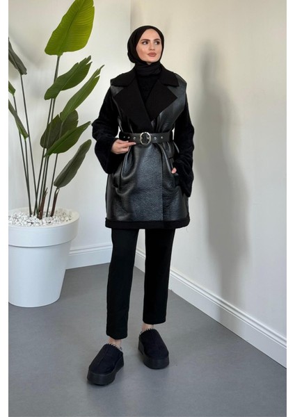 Amarila Deri Görünümlü Yelek Siyah