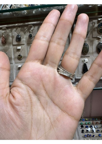 Gümüş Yüzük, Büyük Taşlı, Sentetik Aleksandrit, 925 Ayar, Şık ve Zarif Tasarım modelleri