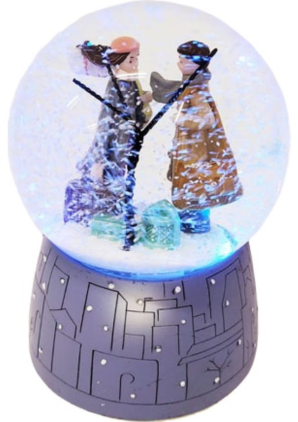 Büyük Boy Kış Masalı Temalı Pilli Kar Küresi